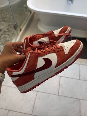 Valentine edition nike dunks